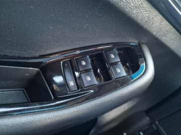Chevrolet Orlando 1.4T  140KM 2013 Chevrolet Orlando 1.4 Benzyna 7 Osobowy Kamera, zdjęcie 39