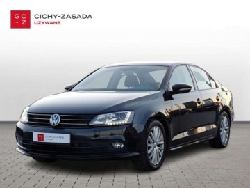 Volkswagen Jetta VI Sedan Facelifting 2.0 TDI 110KM 2016 Volkswagen Jetta Comfortline 2,0 TDI 110km Salon PL Serwis ASO FV-Mar