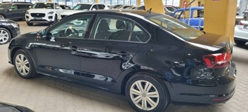 Volkswagen Jetta VI Sedan Facelifting 2.0 TDI 110KM 2017 Volkswagen Jetta 1 REJ 2017 ROCZNA GWARANCJA, zdjęcie 3