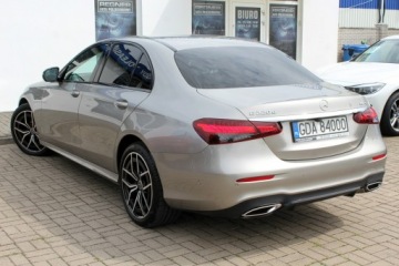 Mercedes Klasa E W213 Limuzyna Facelifting 2.0 220d 200KM 2023 Mercedes E 220 SalonPL FV23% 4-Matic AMG+Night, zdjęcie 5