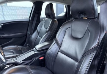 Volvo V40 II Cross Country 1.5 T3 DRIVE-E 152KM 2016 Volvo V40 1.5 Benzyna 152KM, zdjęcie 16