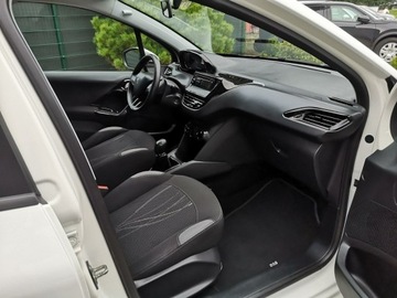 Peugeot 208 I Hatchback 5d 1.4 HDI 68KM 2013 Peugeot 208 1.4 HDI 68KM Klimatyzacja Tempomat, zdjęcie 18