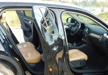 Volvo XC40 Crossover 1.5 T3 163KM 2019 Volvo XC 40 z Gwarancja Bezwypadkowy Bezowa Skora 1.5 Benzyna 163KM, zdjęcie 9