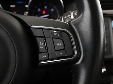 Jaguar XE Sedan 2.0 i4 180KM 2015 Jaguar XE 20d Pure Automat Klimatronik Nawigacja, zdjęcie 30