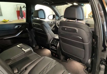 BMW X7 SUV M Facelifting 4.4 M60i 530KM 2025 BMW X7 M60i - Samochod dostepny od reki 4.4 Benzyna 530KM, zdjęcie 17