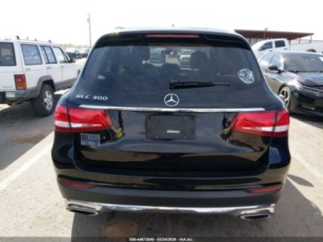 Mercedes GLC C253 2018 Mercedes-Benz GLC 300, 2018r., 2.0L 2.0 Benzyna 241KM, zdjęcie 7