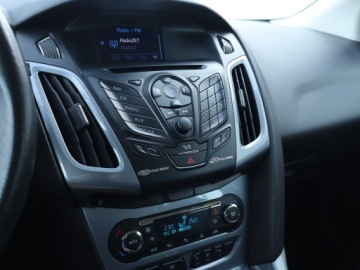 Ford Focus III Kombi 1.0 EcoBoost 125KM 2012 Ford Focus 1.0 EcoBoost, Navi, Klima, Klimatronic, zdjęcie 11