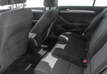 Volkswagen Passat B8 Limousine Facelifting 1.5 TSI EVO 150KM 2021 Volkswagen Passat 1.5TSI 150KM Business, Tempomat Aktywny, Czujniki Parkow, zdjęcie 11