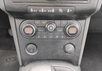 Nissan Qashqai I Crossover 1.6 115KM 2007 Nissan Qashqai 2007r, 1.6 Benzyna. Lekko uszkodzony prawy tyl. Jezdzi., zdjęcie 13