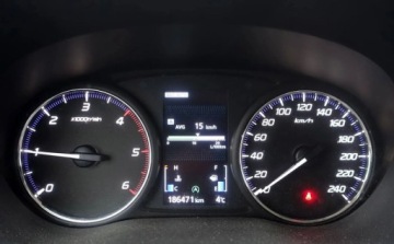 Mitsubishi Outlander III 2017 Mitsubishi Outlander 2.2DI-D 150KM 4WD 4x4 7osobowy Xenony Nawigacja Grzan, zdjęcie 16