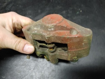 Скутер Aprilia Piaggio Zundapp ТОРМОЗНОЙ СУППОРТ