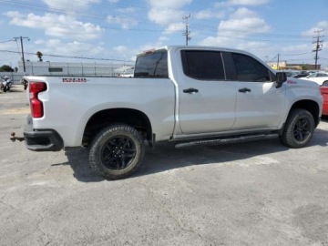 Chevrolet Silverado II 2021 Chevrolet Silverado K1500 Lt Trail Boss 2021 5.3 Benzyna 355KM, zdjęcie 3