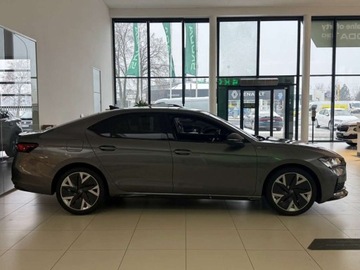 Skoda Superb IV Liftback 2.0 TSI 204KM 2025 Skoda Superb Superb Sportline 2,0 TSI 204 Km 7-biegowa DSG 2.0 Benzyna, zdjęcie 3