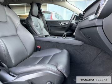 Volvo V60 II  Cross Country Facelifting 2.0 B4 197KM 2023 Volvo V60 Cross Country V60 CC Plus B4 D AWD aut,, zdjęcie 12