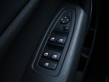 BMW Seria 1 F20-F21 Hatchback 5d 116i 136KM 2014 BMW 1 116i, Xenon, Bi-Xenon, Klima, Klimatronic, zdjęcie 21