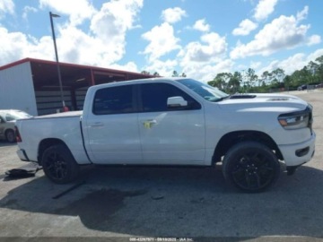  RAM 1500 Laramie 57 Box 2023 5.7l 5.7 Benzyna 395KM, zdjęcie 6