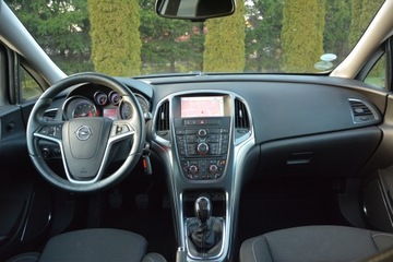 Opel Astra J Hatchback 5d 1.4 Turbo ECOTEC 140KM 2011 OPEL ASTRA J 1.4 Turbo 140 KM, zdjęcie 39