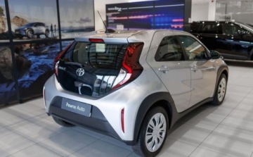 Toyota Aygo X 1.1 VVT-i 72KM 2022 Toyota Aygo X 1.0 VVTi Comfort Benzyna 72KM, zdjęcie 12
