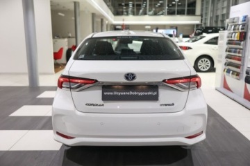 Toyota Corolla XII Sedan Facelifting 1.8 Hybrid 140KM 2023 Toyota Corolla 1.8 Hybrid Comfort Tech Oferta Dealera 1.8 Hybryda 140KM, zdjęcie 4