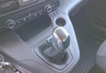 Opel Combo E Kombivan 1.5 Diesel 102KM 2018 Opel Combo 1.5 Diesel 102KM, zdjęcie 14