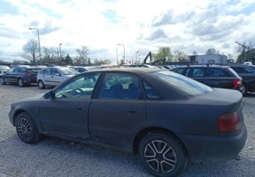 Audi A4 B5 Sedan 1.9 TDI 90KM 1996 Audi A4 Limousine Audi A4 Limousine 1.9 Diesel 90KM, zdjęcie 2