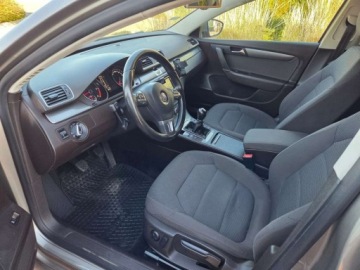 Volkswagen Passat B7 Variant 2.0 TDI CR DPF BlueMotion 140KM 2012 Volkswagen Passat Nawigacja Podgrzewane Fotele Czujniki Parkowania 2.0, zdjęcie 8