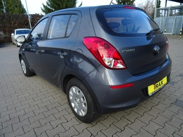 Hyundai i20 I Hatchback 5d Facelifting 1.2 DOHC 85KM 2014 Hyundai i20 Samochód z bardzo niskim przebiegiem, zdjęcie 4