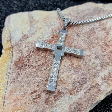 БОЛЬШОЙ КРЕСТ ВИН ДИЗЕЛЬ ИЗ ФИЛЬМА «ФОРСАЖ СТАЛЬ»