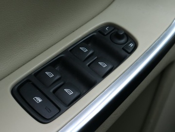 Volvo XC60 I SUV Facelifting 2.4 D5 220KM 2016 Volvo XC60 D5, Salon Polska, 217 KM, 4X4, zdjęcie 17