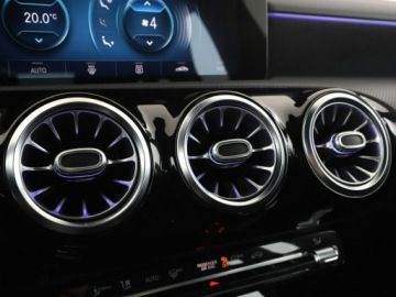 Mercedes CLA C118/X118 Shooting Brake Plug-In 1.3 250e 218KM 2020 Mercedes CLA 250 FV23% PHEV full LED, zdjęcie 29