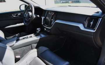 Volvo S60 III Sedan 2.0 T6 310KM 2019 Volvo S60 GWARANCJA, R-Design, T6 320KM, 4x4, Automat, Swietnie utrzymany, zdjęcie 6