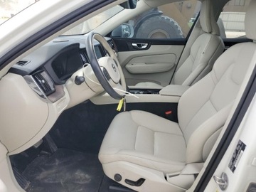 Volvo XC60 II 2022 Volvo XC 60 B5 Momentum 2022 2.0l 2.0 Benzyna 247KM, zdjęcie 7