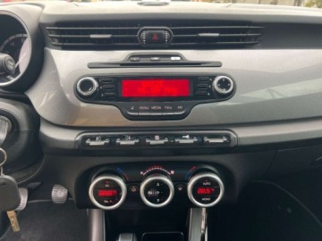 Alfa Romeo Giulietta Nuova II Hatchback 5d 1.4 TB 16v Mair 170KM 2011 Alfa Romeo Giulietta LEDY KLIMATYZACJA EL.SZYBY GRZANE FOTELE TEMPOMAT E.L, zdjęcie 11