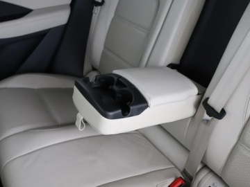 Jaguar E-Pace SUV 2.0 i4D 150KM 2018 Jaguar E-Pace 2.0D Automat AWD Dark S Navi, zdjęcie 37
