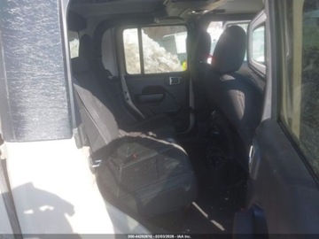 Jeep Gladiator 2022 Jeep Gladiator Altitude 2022 3.6 Benzyna 285KM, zdjęcie 12