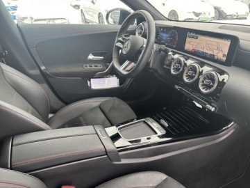 Mercedes CLA C118/X118 Coupe Facelifting 1.3 200 163KM 2025 Mercedes-Benz CLA 200 Gwarancja/ AMG Line/ Reflekt, zdjęcie 15