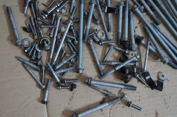 Z800 13- śruba śruby silnika dekla głowicy