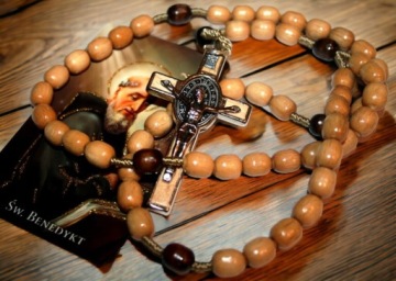 МЕГА большие четки Св. Бенедикт, деревянный крест на веревке, медальон IHS 7 см.