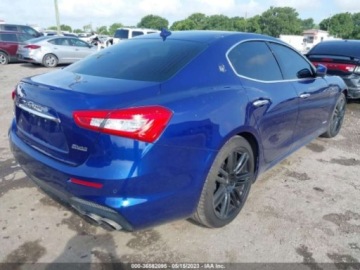 Maserati Ghibli III 2018 Maserati Ghibli s q4 gransport, 2018r., 4x4, 3.0L 3.0 Benzyna 424KM, zdjęcie 2