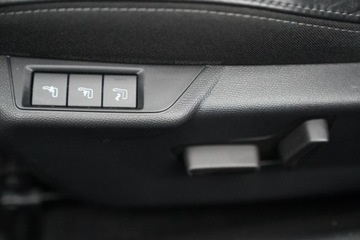 Peugeot 2008 II SUV 1.2 PureTech 155KM 2023 Peugeot 2008 GT skóra BLIS nawi parktronik FUL, zdjęcie 17
