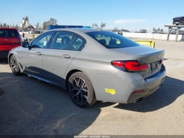 BMW Seria 5 G30-G31 2022 BMW Seria 5 2022r., 2.0L 2.0 Hybryda 181KM, zdjęcie 3