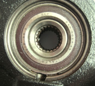 Поворотный кулак со ступицей и подшипником правый FIAT PANDA II - двигатели 1.1 - 1.2 с АБС