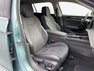 Volkswagen Passat B8 Variant Facelifting 2.0 TDI SCR 150KM 2025 Volkswagen Passat Variant 2.0TDI 150KM Elegance DSG SerwisASO Acc Matrix N, zdjęcie 16