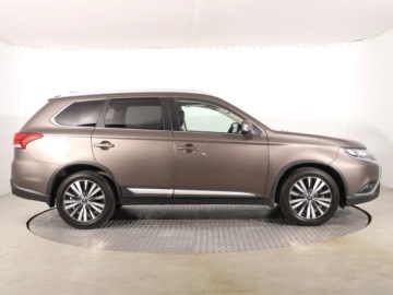 Mitsubishi Outlander III SUV Facelifting 2017 2.0 150KM 2018 Mitsubishi Outlander 2.0, Salon Polska, zdjęcie 5