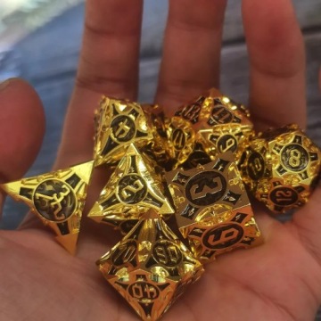 НАБОР СКРЫТЫХ СОКРОВИЩ ИЗ 7 МЕТАЛЛИЧЕСКИХ КУБИКОВ ДЛЯ РПГ