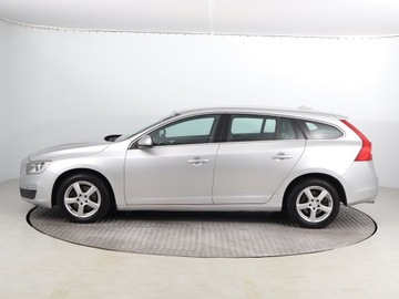 Volvo V60 I Kombi Facelifting 2.0 D3 DRIVE-E 150KM 2016 Volvo V60 D3 2.0, Skóra, Navi, Klima, Klimatronic, zdjęcie 2