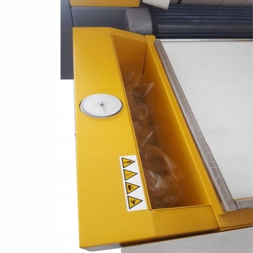 PÓŁAUTOMATYCZNA ZGRZEWARKA KĄTOWA KKP-450 DO FOLII