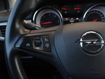 Opel Astra J GTC 1.6 CDTI Ecotec 110KM 2017 Opel Astra 1.6 CDTI, Salon Polska, Serwis ASO, zdjęcie 15