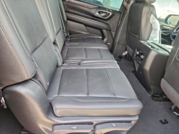 Chevrolet Suburban GMT900 2023 Chevrolet Suburban k1500 lt, 2023r., 4x4, 5.3L 5.3 Benzyna 355KM, zdjęcie 9