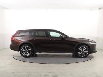 Volvo V60 II  2021 Volvo V60 Cross Country B5 2.0 AWD, Salon Polska, zdjęcie 5